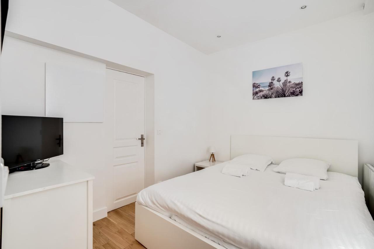 פריז Apartment 3 People Close Eiffel Tower By Weekome מראה חיצוני תמונה